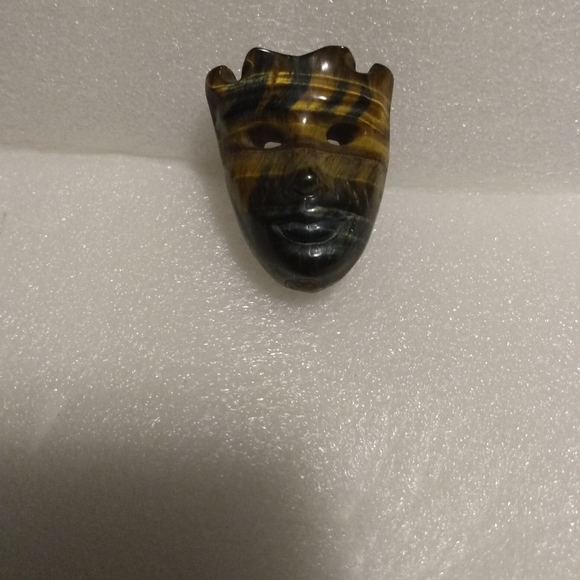 Tigers eye Tribal mask carving 34.2g - Picture 4 of 8